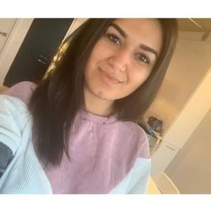 Meet your Posher, Dana